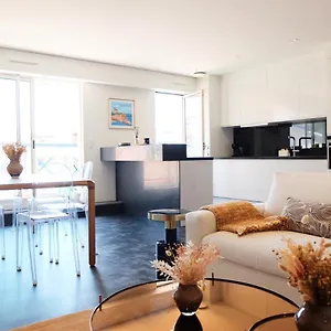 Magnifique Appartement, En Hyper Centre, Avec Terrasse Et Place De Parking Biarritz